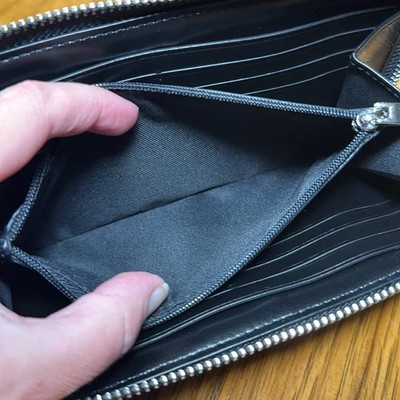 COACH SIGNATURE OUTLINE WITH STRIPE ACCORDION ZIP WALLET - Picture 13 of 16